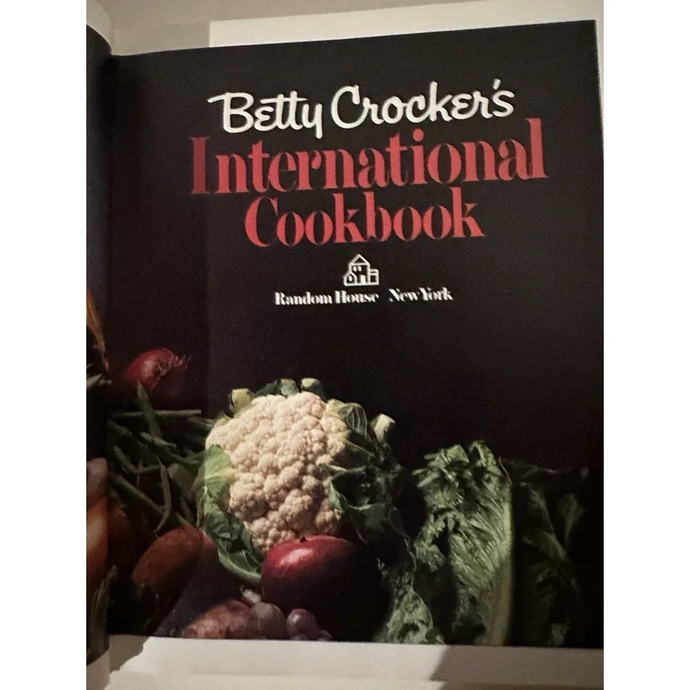 Betty Crocker's International Cookbook Hardcover Mills Betty Croc